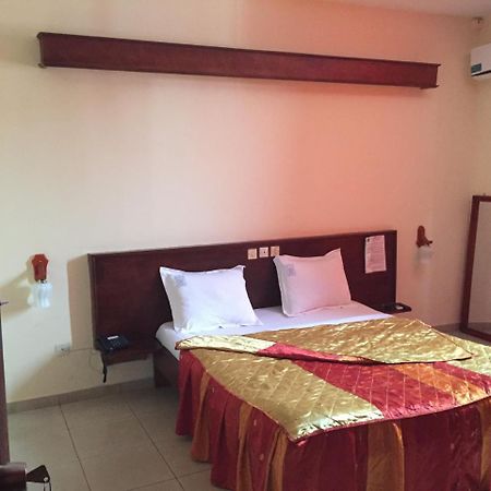 Hotel Lumiere Akwa Douala Exterior photo