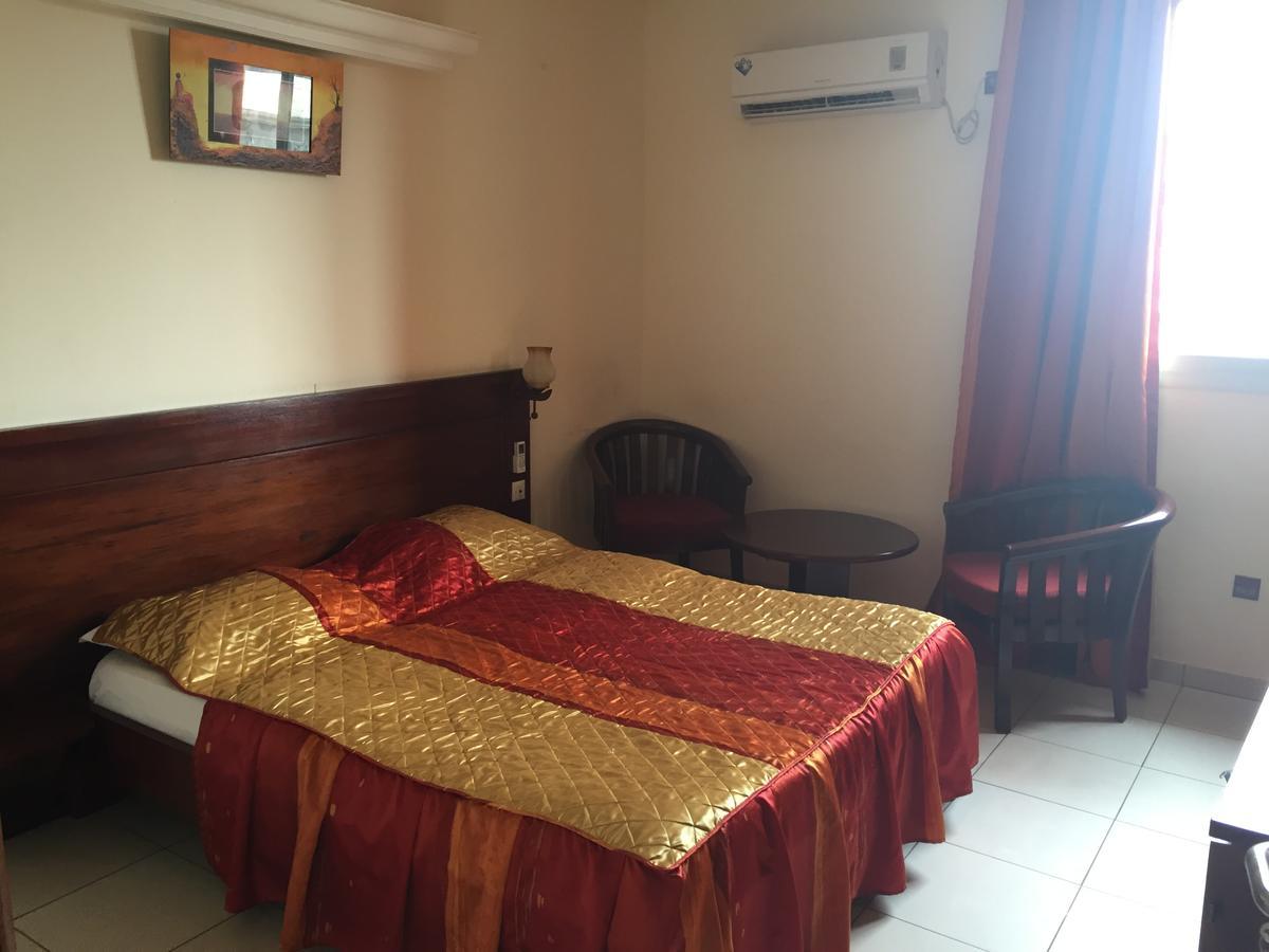Hotel Lumiere Akwa Douala Exterior photo